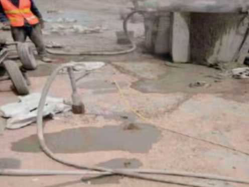 宁武水泥混凝土路面板底注浆技术 路面脱空注浆整治方案